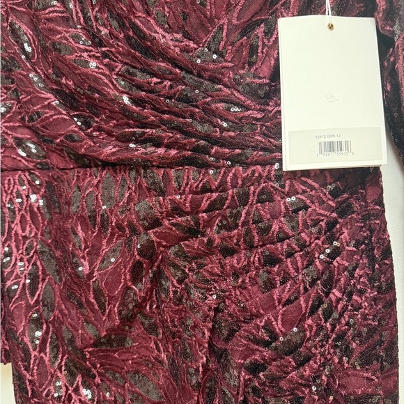 NWT | Mac Duggal 12412 Garnet Red Long Sleeve Sequined V-Neck Gown Size 12 - Picture 10 of 15